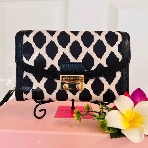 Vera Bradley Handbags - VERA BRADLEY ~ Black/Cream Geometric Wristlet Pebble Leather Trim Gold Hardware